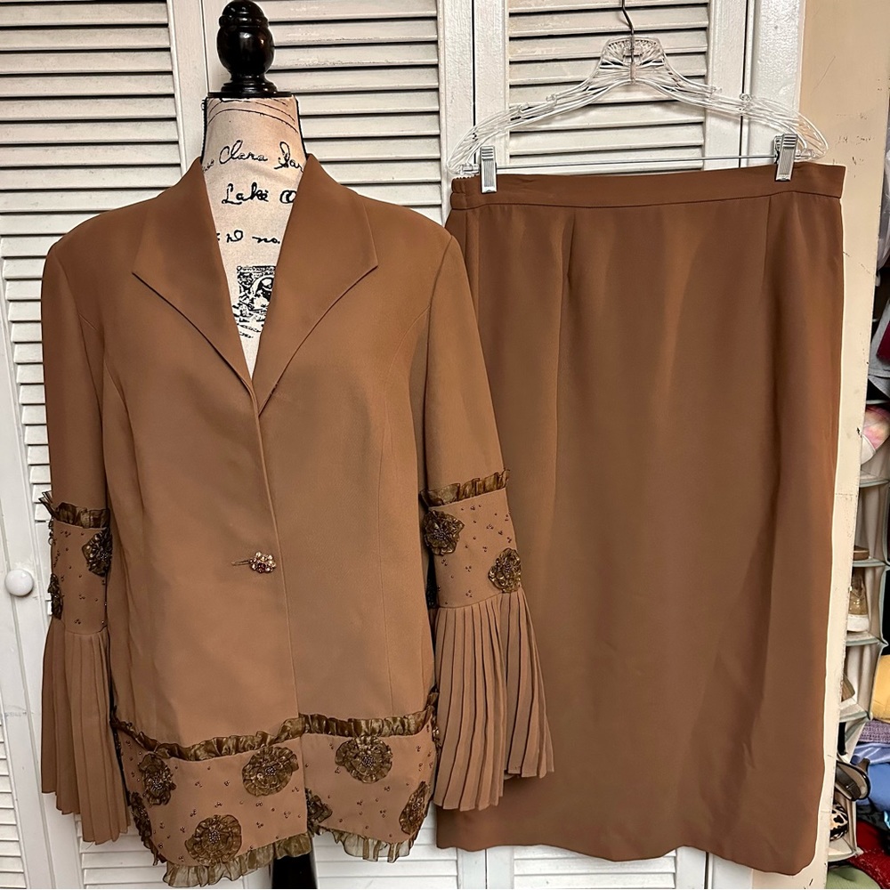 Why New York Plus Size Skirt Suit